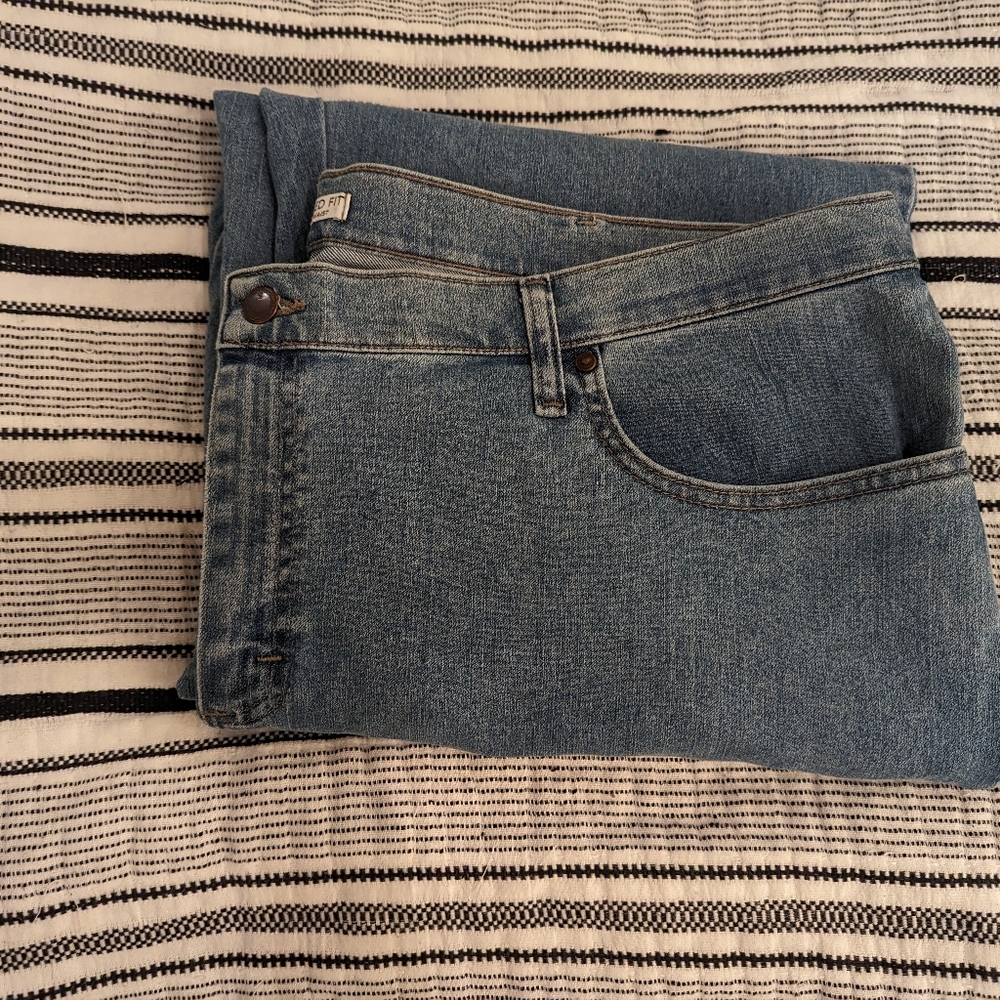 Lee Women’s Relaxed Fit Straight Leg Jeans - Picture 3 of 4